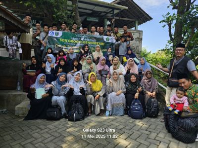 Trip Wisata Ziarah Keluarga Madin Al Hikmah Desa Grogolbeningsari